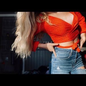 Cross tied long sleeve garage top